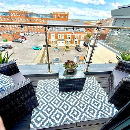 Ferienwohnung The Penthouse Margate, Balconies, Sea View, Gated Parking, Air Con! Exterior foto