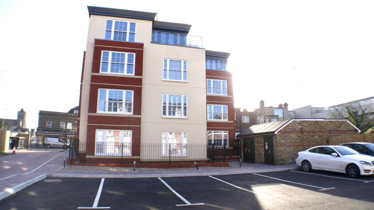 Ferienwohnung The Penthouse Margate, Balconies, Sea View, Gated Parking, Air Con! Exterior foto