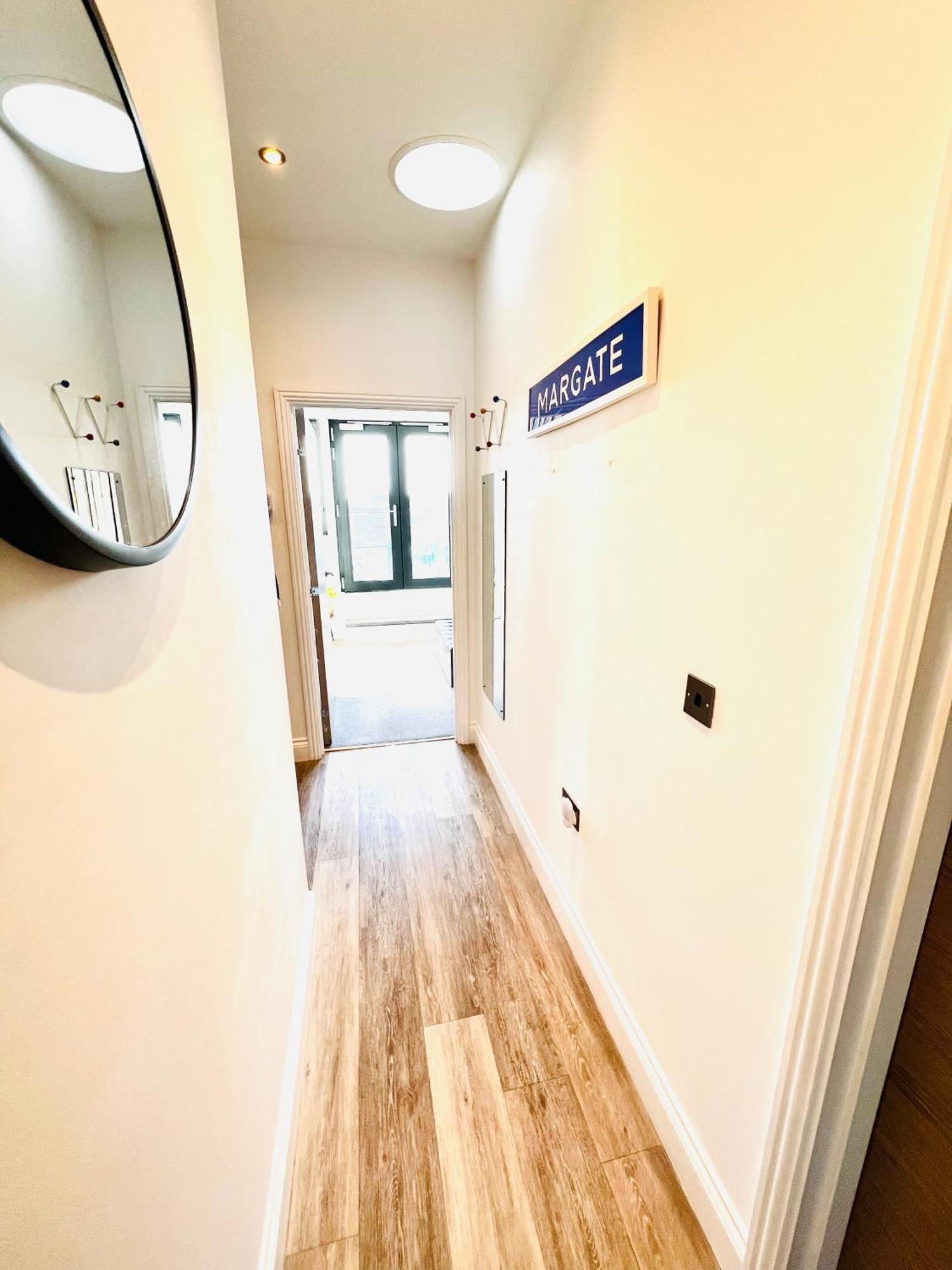 Ferienwohnung The Penthouse Margate, Balconies, Sea View, Gated Parking, Air Con! Exterior foto