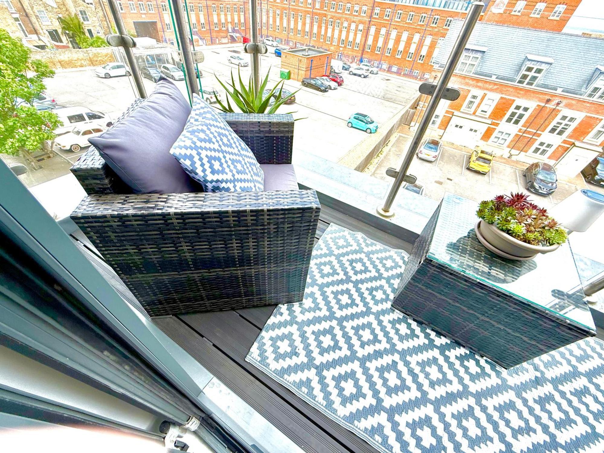 Ferienwohnung The Penthouse Margate, Balconies, Sea View, Gated Parking, Air Con! Exterior foto